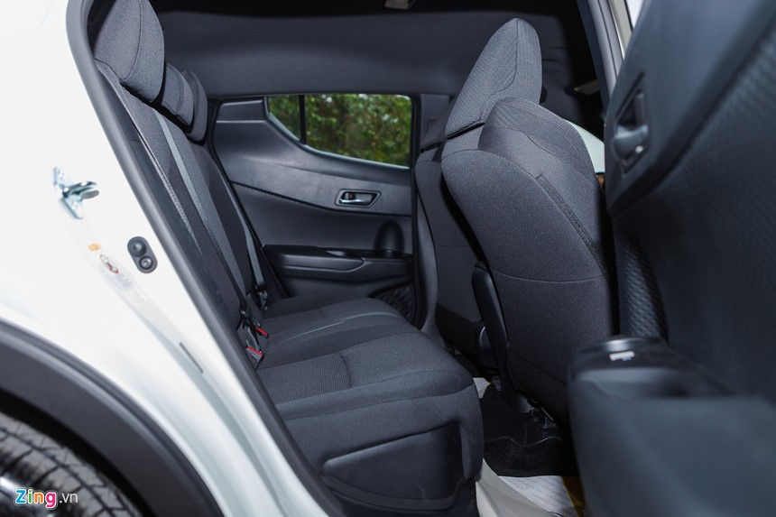Toyota C-HR đầu tiên về Việt Nam ảnh 9