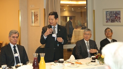 Phó thủ tướng ăn sáng với 25 doanh nghiệp nước ngoài tại Davos ảnh 1 Phó thủ tướng ăn sáng với 25 doanh nghiệp nước ngoài tại Davos ảnh 1
