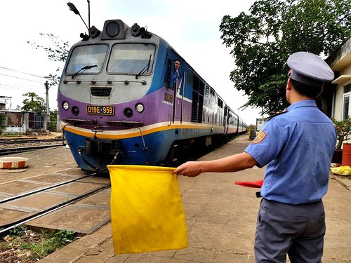 Lái tàu khách nhận sai sót khiến hai tàu suýt tông nhau ở Đồng Nai ảnh 1 Lái tàu khách nhận sai sót khiến hai tàu suýt tông nhau ở Đồng Nai ảnh 1