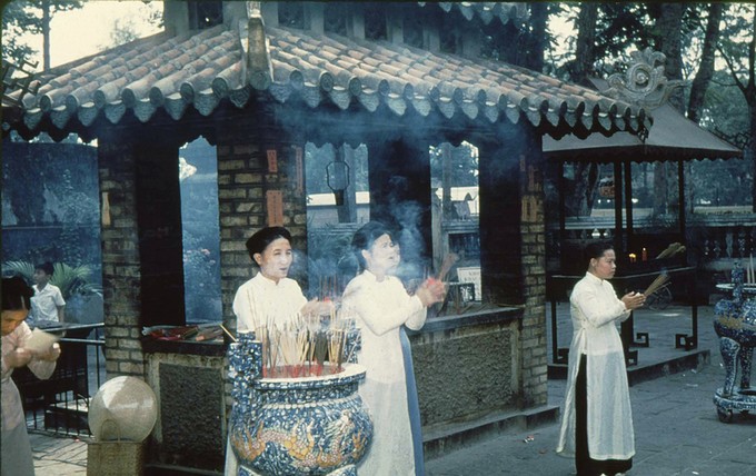 Trang phục phụ nữ Sài Gòn những năm 1950 ảnh 5