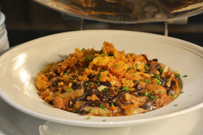 Đầu bếp Đài Loan mang trứng đúc hàu, mì, xôi cua đến Hà Nội ảnh 7