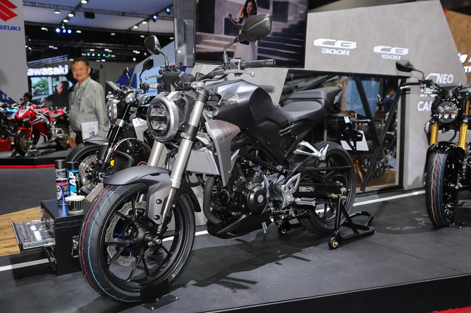 Honda CB300R 2018 giá từ 4.800 USD tại Thái Lan ảnh 1