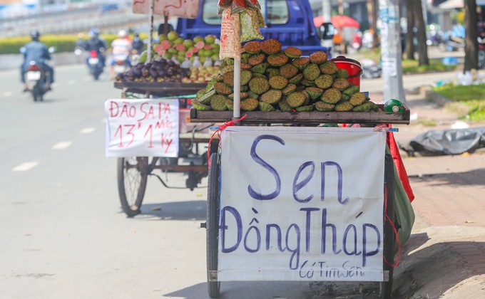 Đặc sản miền Tây trên vỉa hè Sài Gòn ảnh 3