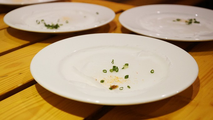 Bánh ướt thịt nướng ở Sài Gòn: muốn ăn ngon phải biết cuốn ảnh 2