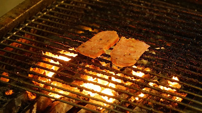 Bánh ướt thịt nướng ở Sài Gòn: muốn ăn ngon phải biết cuốn ảnh 5