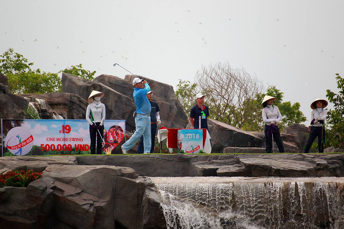 Những khoảnh khắc ấn tượng tại giải Golf Swing for the Kids 2018 ảnh 42