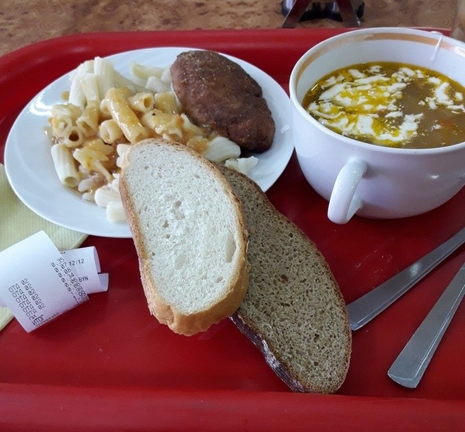 Bữa trưa khác biệt của lao động các ngành nghề trên thế giới ảnh 3