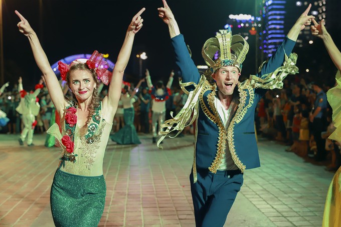 Hàng nghìn người hòa vào Carnaval đường phố ảnh 7