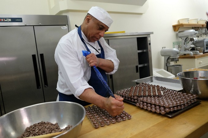 Bên trong căn bếp chế biến bữa tiệc cưới Hoàng gia Anh ảnh 7