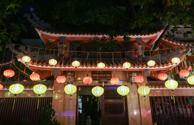 3 km kênh Nhiêu Lộc được thắp sáng đèn lồng mừng lễ Phật đản ảnh 5