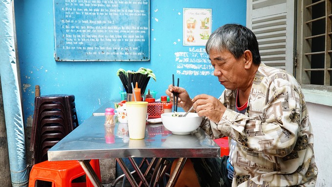 Tiệm mì 70 năm ở Sài Gòn khởi đầu từ gánh hàng rong ảnh 10