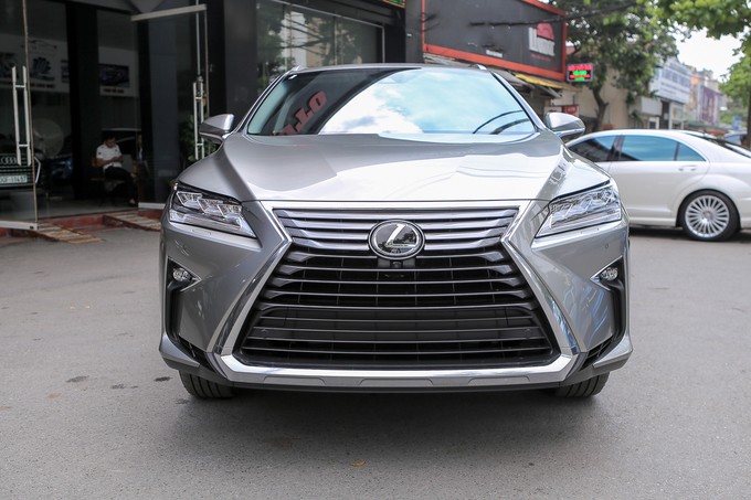 Lexus RX350L 7 chỗ đầu tiên về Việt Nam giá 5 tỷ ảnh 2