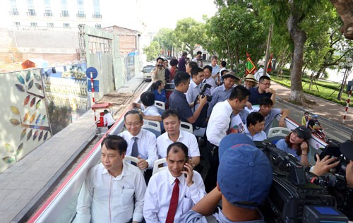 Tuyến buýt hai tầng đầu tiên khai trương ở Hà Nội ảnh 1 Tuyến buýt hai tầng đầu tiên khai trương ở Hà Nội ảnh 1