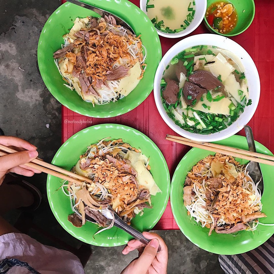 7 quán bún, miến trộn ngon rẻ cho trưa hè oi ả ảnh 5 7 quán bún, miến trộn ngon rẻ cho trưa hè oi ả ảnh 5