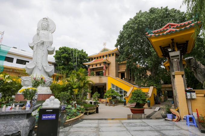 Chùa hơn 50 năm tuổi có tháp chuông cao nhất Sài Gòn ảnh 10