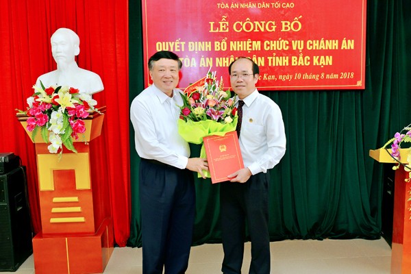 Tòa án nhân dân tối cao bổ nhiệm nhiều nhân sự mới ảnh 3