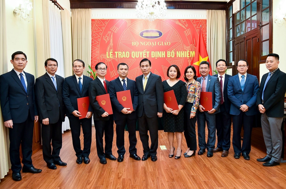 Bổ nhiệm nhân sự Tòa án nhân dân tối cao, Bộ Ngoại giao, Bộ Nông nghiệp và phát triển nông thôn ảnh 1 Bổ nhiệm nhân sự Tòa án nhân dân tối cao, Bộ Ngoại giao, Bộ Nông nghiệp và phát triển nông thôn ảnh 1