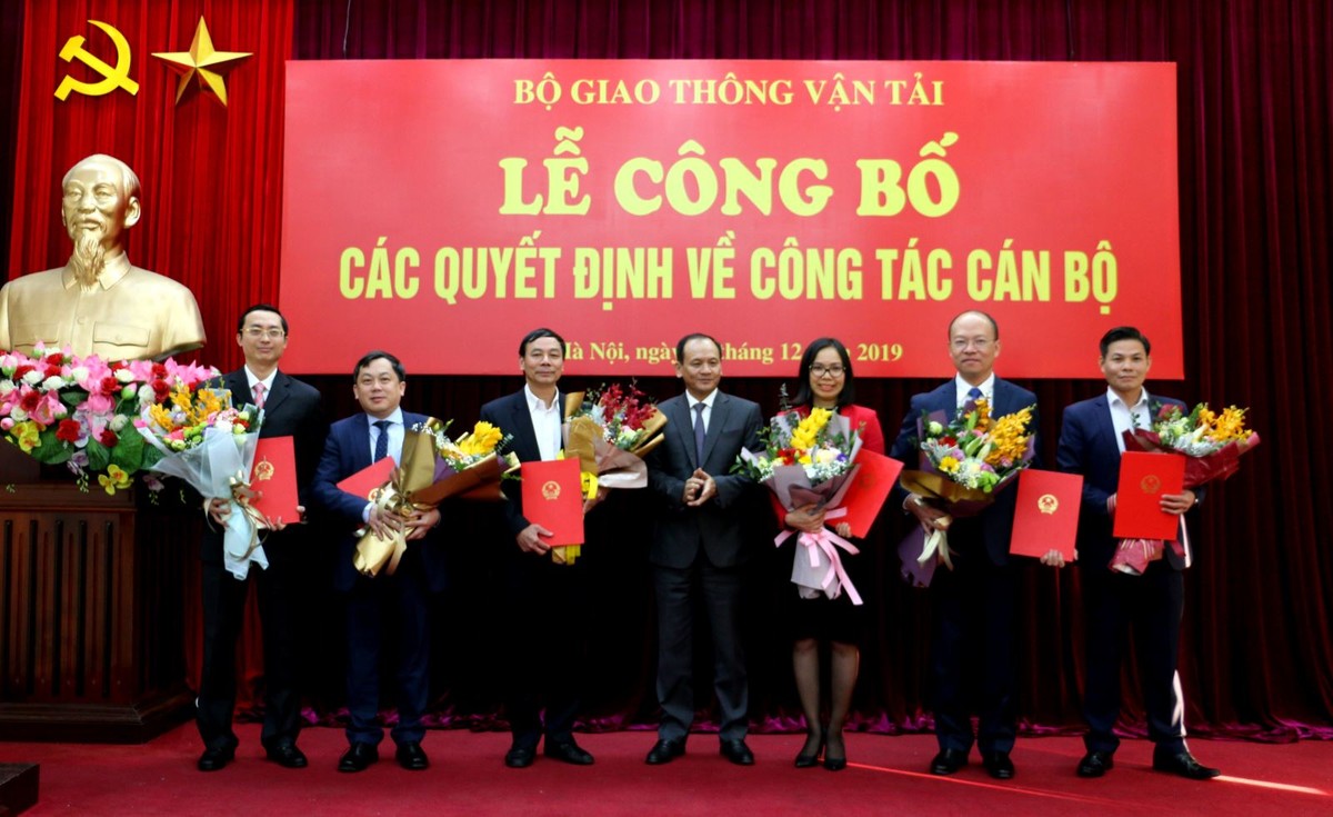 Bổ nhiệm nhân sự Bộ Nội vụ, Bộ Giao thông vận tải ảnh 1 Bổ nhiệm nhân sự Bộ Nội vụ, Bộ Giao thông vận tải ảnh 1