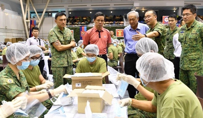 Bộ trưởng Singapore: Nếu đeo khẩu trang như Hồng Kông thì bệnh viện sẽ sập ảnh 1 Bộ trưởng Singapore: Nếu đeo khẩu trang như Hồng Kông thì bệnh viện sẽ sập ảnh 1