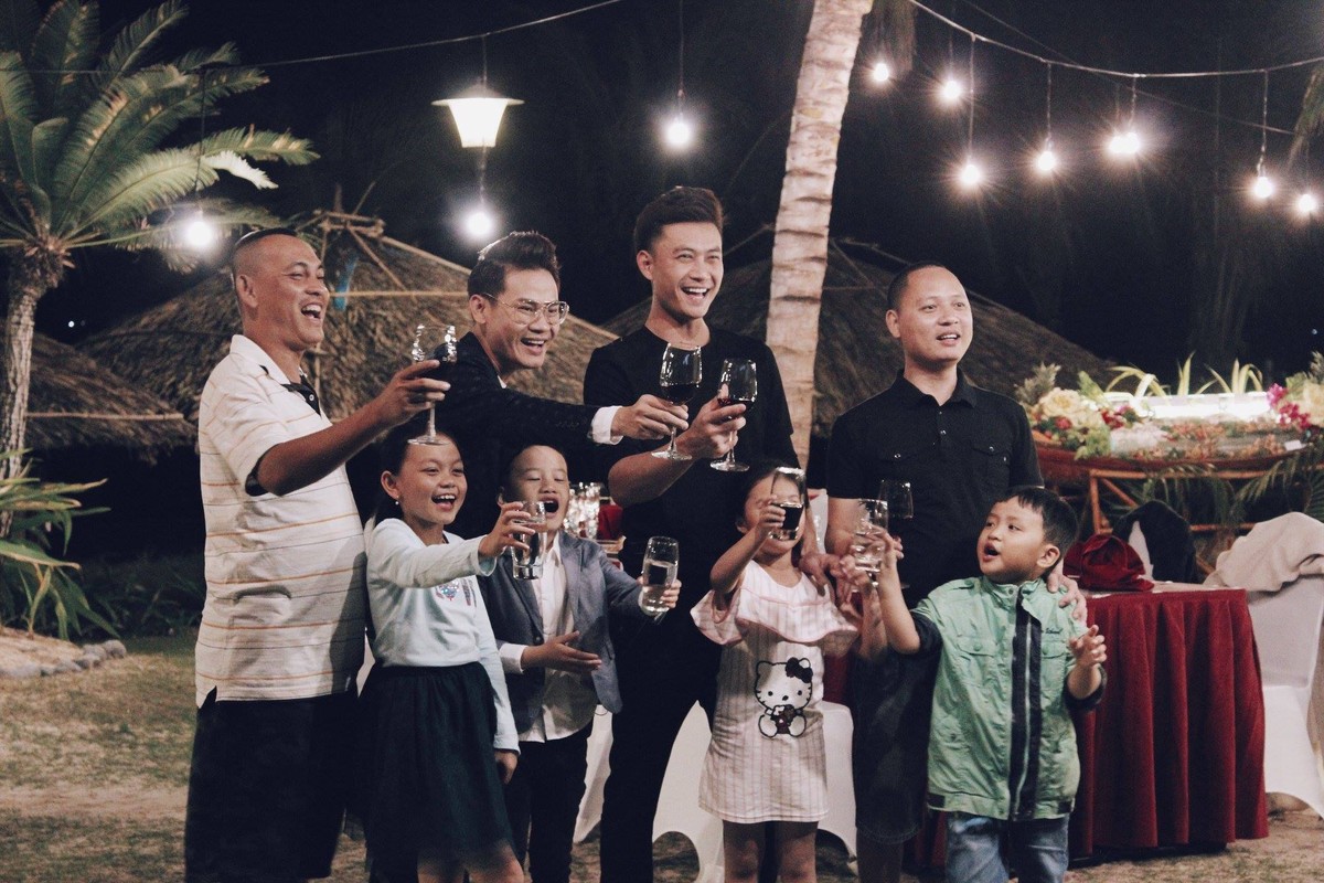 Cam Ranh Riviera đã để lại cho các cặp bố con rất nhiều cảm xúc và kỷ niệm đẹp cho chuyến trải nghiệm qua. Một buổi tối vui vẻ và đầy ý nghĩa của các cặp bố con trong chương trình “ Bố ơi! mình đi đâu thế ?” tại resort.