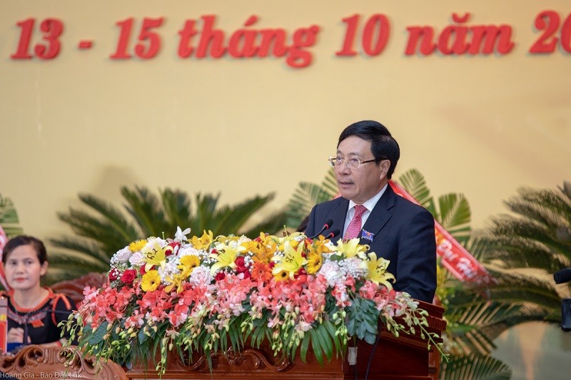 Ủy viên Bộ Chính trị, Phó Thủ tướng Chính phủ, Bộ trưởng Ngoại giao Phạm Bình Minh phát biểu ý kiến chỉ đạo tại Đại hội đại biểu Đảng bộ tỉnh Đắk Lắk lần thứ XVII. Ủy viên Bộ Chính trị, Phó Thủ tướng Chính phủ, Bộ trưởng Ngoại giao Phạm Bình Minh phát biểu ý kiến chỉ đạo tại Đại hội đại biểu Đảng bộ tỉnh Đắk Lắk lần thứ XVII.