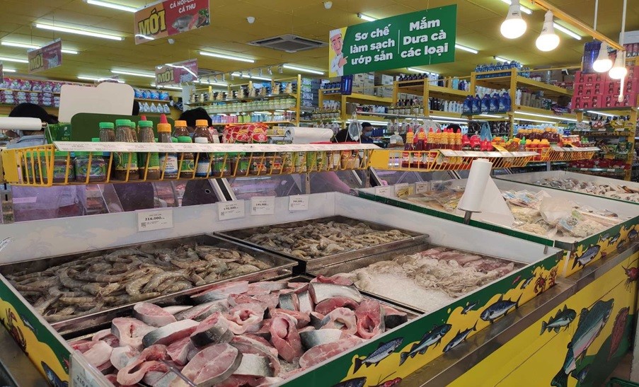 Hàng hoá đa dạng, sẵn sàng phục vụ khách hàng.