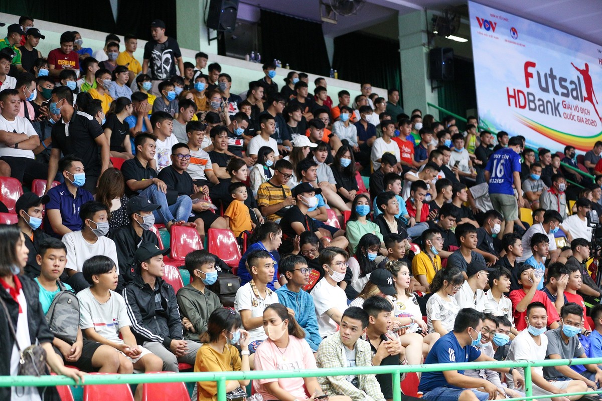 HDBank cùng BTC giải Futsal VĐQG, VFF luôn có những phương án đảm bảo an toàn cho khán giả, các đội bóng. HDBank cùng BTC giải Futsal VĐQG, VFF luôn có những phương án đảm bảo an toàn cho khán giả, các đội bóng.