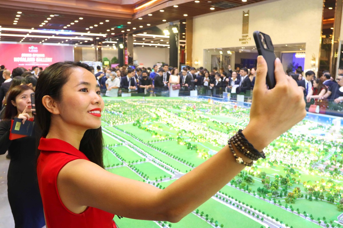 Novaland Gallery cũng là điểm gặp gỡ kết nối các nhà đầu tư.