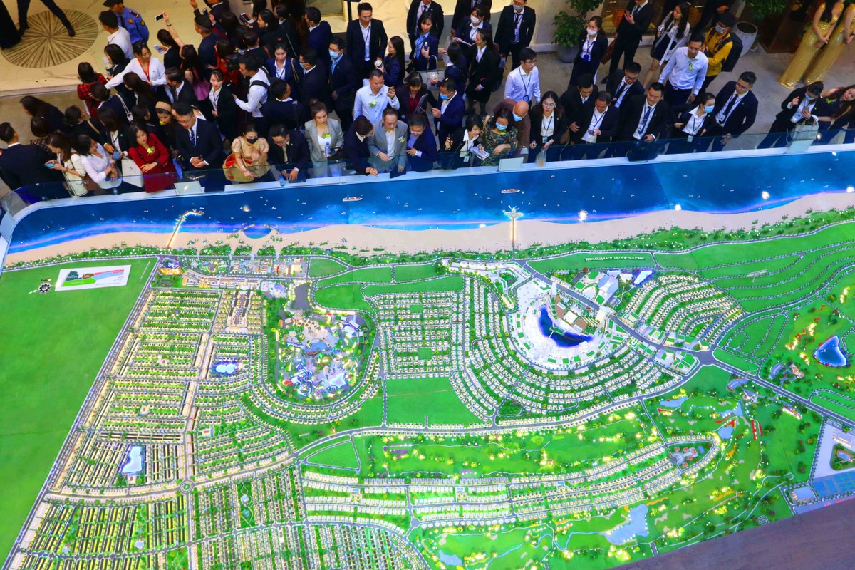 Novaland Gallery cũng sẽ đem đến những “trải nghiệm số” vô cùng thú vị, giúp khách hàng hình dung rõ hơn về những dự án tương lai như phòng chiếu phim, sa bàn thực tế ảo…