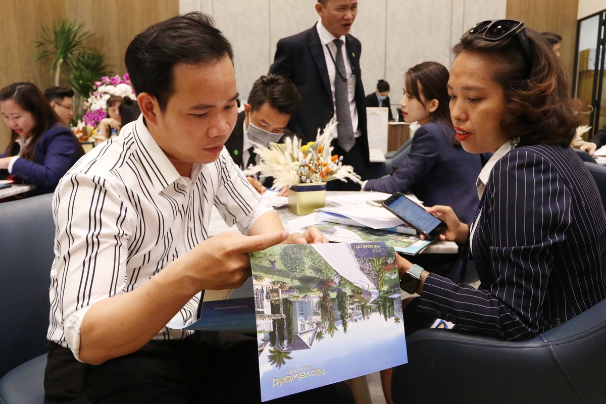 Khách hàng có giao dịch ngày hôm nay sẽ nhận được nhiều phần quà có giá trị lớn.