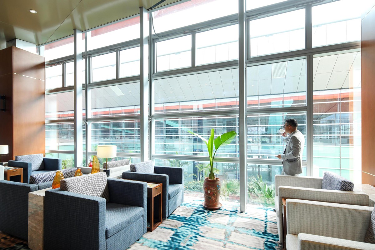 Check in ở đây, bất cứ góc nào, hành khách cũng có thể dễ dàng bắt gặp những bồn cây, tiểu cảnh mát mắt.