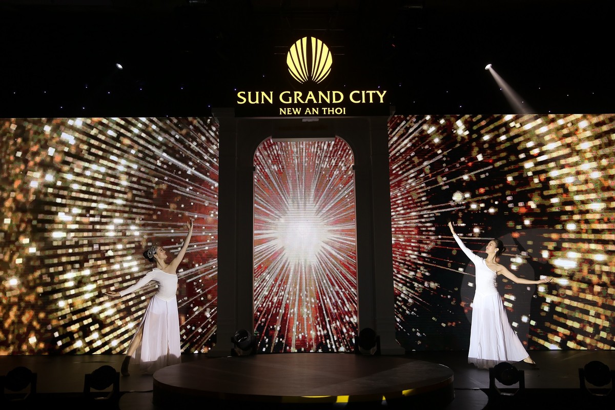 Gala Dinner sẽ làm nóng sân khấu chính. Gala Dinner sẽ làm nóng sân khấu chính.