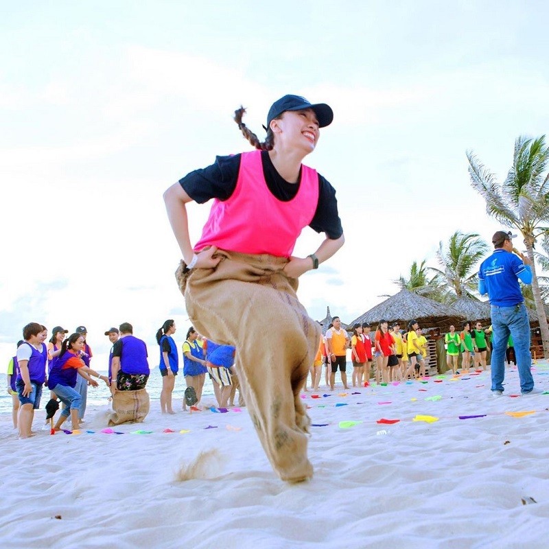 Team Ivy Moda đã tạo nên những khoảnh khắc vui bất tận trong không gian thoáng đãng, lãng mạn nơi biển cả bao la của Riviera. Team Ivy Moda đã tạo nên những khoảnh khắc vui bất tận trong không gian thoáng đãng, lãng mạn nơi biển cả bao la của Riviera.