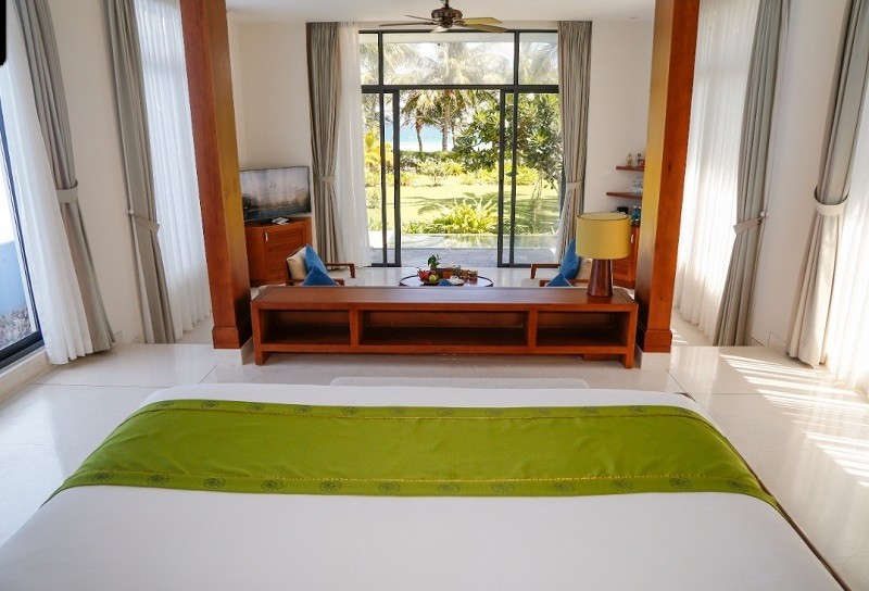 Các phòng nghỉ có không gian tiếp khách rộng rãi được bao quanh bởi khu vườn nhiệt đới, lý tưởng cho những kỳ nghỉ của nhóm bạn. Các phòng nghỉ có không gian tiếp khách rộng rãi được bao quanh bởi khu vườn nhiệt đới, lý tưởng cho những kỳ nghỉ của nhóm bạn.