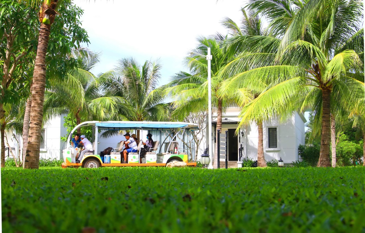 Mùa này, đến Nha Trang du khách dễ dàng đặt vé máy bay và nơi nghỉ chân. Mùa này, đến Nha Trang du khách dễ dàng đặt vé máy bay và nơi nghỉ chân.