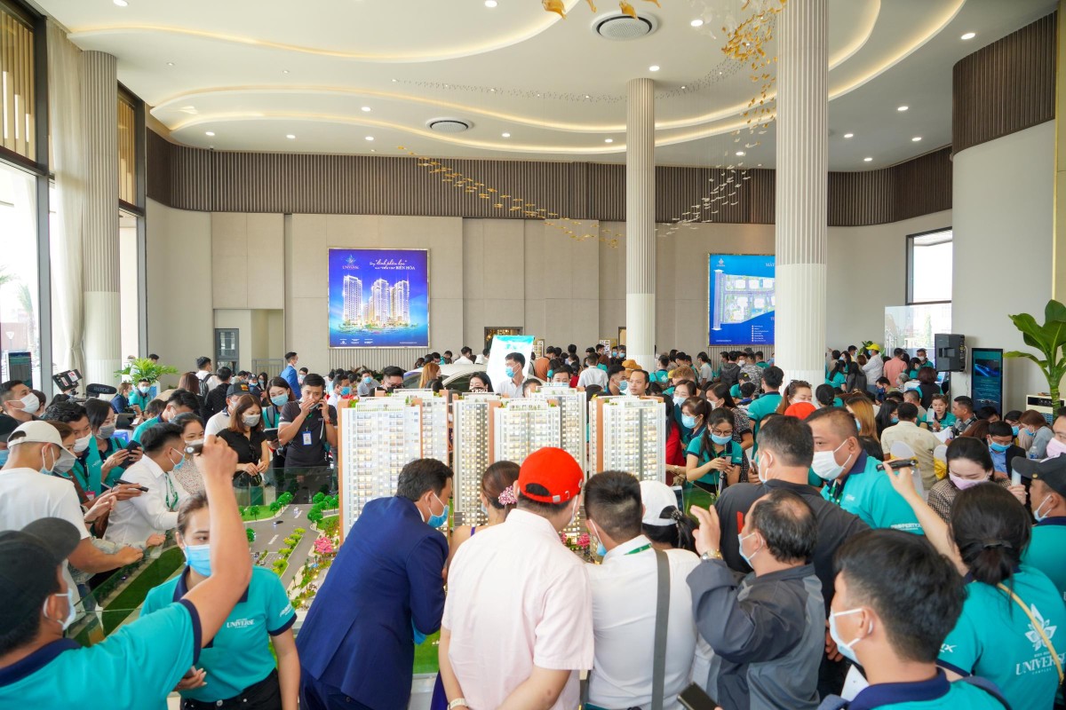 Khu vực sa bàn thu hút khách hàng đến để tìm hiểu về sản phẩm. Khu vực sa bàn thu hút khách hàng đến để tìm hiểu về sản phẩm.