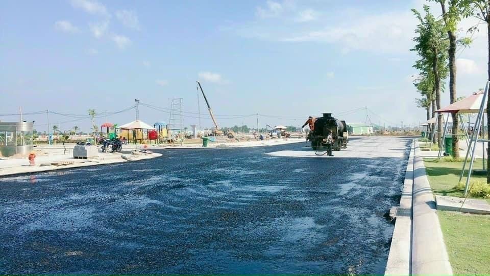 Đường nội khu Cát Tường Western Pearl 2 đã được trải thảm nhựa vượt kế hoạch, phản ánh tiềm lực tài chính và khả năng thực hiện của chủ đầu tư. Ảnh: Cát Tường Group. Đường nội khu Cát Tường Western Pearl 2 đã được trải thảm nhựa vượt kế hoạch, phản ánh tiềm lực tài chính và khả năng thực hiện của chủ đầu tư. Ảnh: Cát Tường Group.