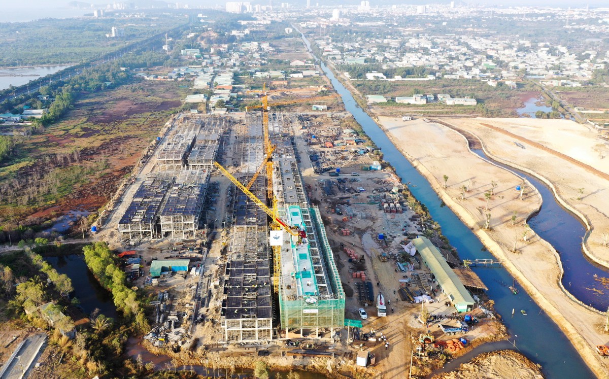 Hình ảnh thực tế những căn nhà phố vườn tại dự án La Vida Residences vừa cất nóc. Hình ảnh thực tế những căn nhà phố vườn tại dự án La Vida Residences vừa cất nóc.