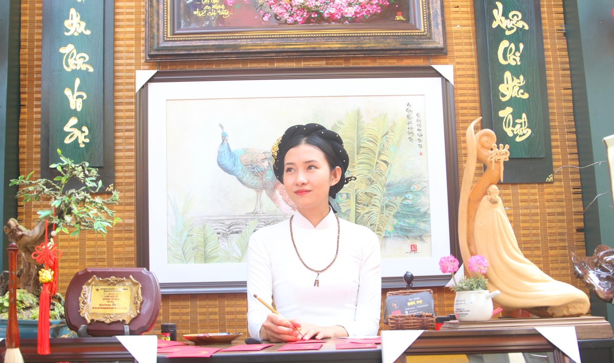 Trang trí bao lì xì. Trang trí bao lì xì.