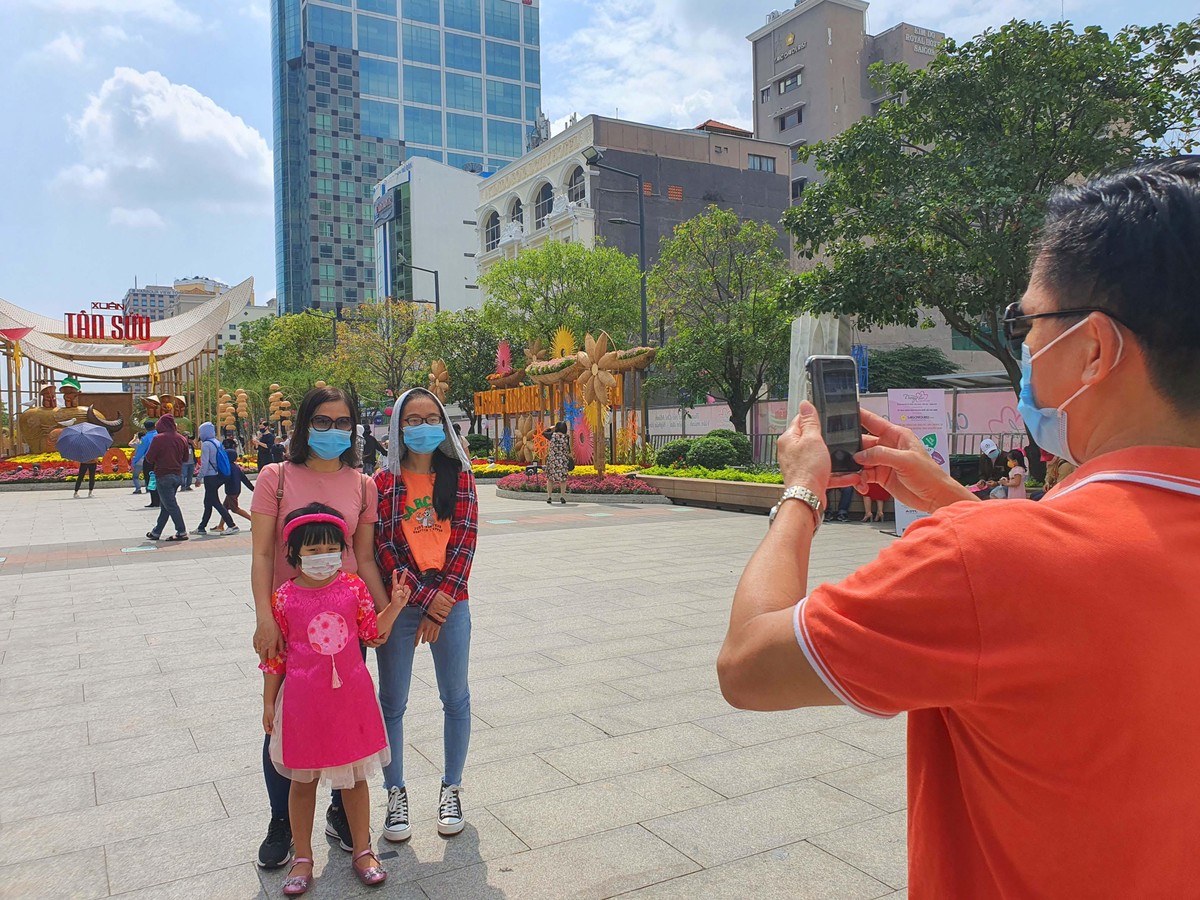 Hình ảnh vẫn đẹp, khi chụp hình có khẩu trang. Hình ảnh vẫn đẹp, khi chụp hình có khẩu trang.