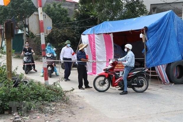 Chốt kiểm soát dịch tại xã Cẩm Phúc , huyện Cẩm Giàng. (Ảnh: Mạnh Minh/TTXVN). Chốt kiểm soát dịch tại xã Cẩm Phúc , huyện Cẩm Giàng. (Ảnh: Mạnh Minh/TTXVN).