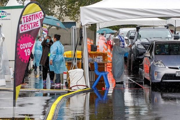 Một địa điểm xét nghiệm COVID-19 tại Auckland, New Zealand, ngày 15/2. (Ảnh: AFP/TTXVN). Một địa điểm xét nghiệm COVID-19 tại Auckland, New Zealand, ngày 15/2. (Ảnh: AFP/TTXVN).