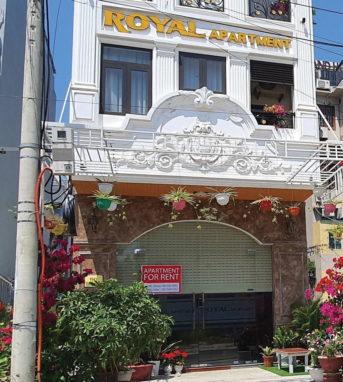 Nhiều khách sạn buộc phải tạm dừng hoạt động vì vắng khách. Nhiều khách sạn buộc phải tạm dừng hoạt động vì vắng khách.