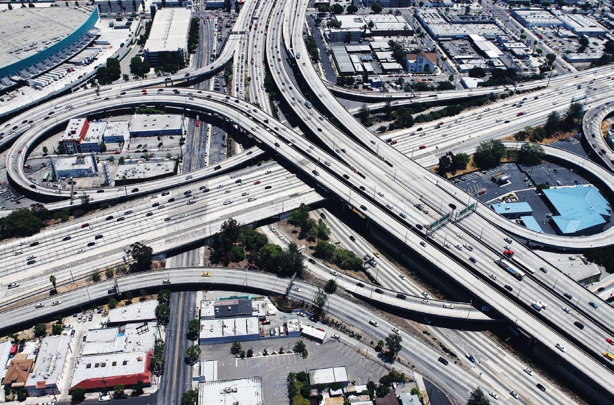 Chính quyền Mỹ dự định đầu tư lớn vào sơ sở hạ tầng và mạng lưới an ninh xã hội. Chính quyền Mỹ dự định đầu tư lớn vào sơ sở hạ tầng và mạng lưới an ninh xã hội.