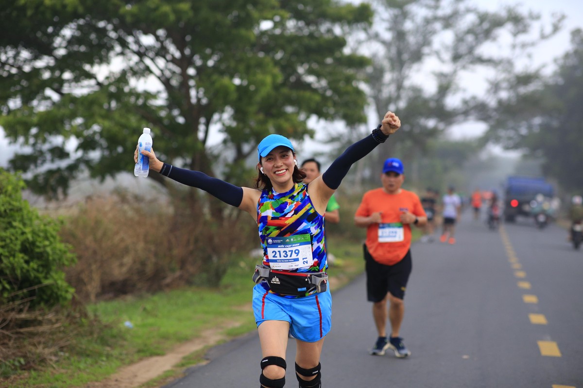 Với tinh thần hướng tới xây dựng cộng đồng tốt đẹp hơn, xây dựng một thế hệ biết yêu và chăm sóc sức khỏe, kêu gọi cộng đồng cùng chung tay giữ gìn và bảo vệ thiên nhiên, môi trường thông qua 3 hành động cụ thể: "Không xả rác; Trồng cây xanh; Du lịch có trách nhiệm", giải chạy đã thu hút sự chú ý và tham gia của đông đảo vận động viên, từ chuyên nghiệp tới không chuyên trên cả nước. Đại diện tập đoàn Sun Group – đơn vị tài trợ cho giải chạy cũng cho biết, cùng với việc thúc đẩy hoạt động du lịch tại địa phương, Sun Group muốn cùng tỉnh tạo nên một sân chơi mới cho hoạt động thể thao, khám phá và lan tỏa những thông điệp tích cực về sức khỏe và du lịch xanh tới cộng đồng. Với tinh thần hướng tới xây dựng cộng đồng tốt đẹp hơn, xây dựng một thế hệ biết yêu và chăm sóc sức khỏe, kêu gọi cộng đồng cùng chung tay giữ gìn và bảo vệ thiên nhiên, môi trường thông qua 3 hành động cụ thể: "Không xả rác; Trồng cây xanh; Du lịch có trách nhiệm", giải chạy đã thu hút sự chú ý và tham gia của đông đảo vận động viên, từ chuyên nghiệp tới không chuyên trên cả nước. Đại diện tập đoàn Sun Group – đơn vị tài trợ cho giải chạy cũng cho biết, cùng với việc thúc đẩy hoạt động du lịch tại địa phương, Sun Group muốn cùng tỉnh tạo nên một sân chơi mới cho hoạt động thể thao, khám phá và lan tỏa những thông điệp tích cực về sức khỏe và du lịch xanh tới cộng đồng.