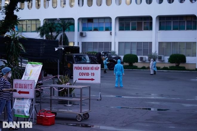 TPHCM sẽ tiếp tục giãn cách xã hội thêm hai tuần nữa để kiểm soát nguy cơ lây nhiễm SARS-CoV-2 (Ảnh: Phạm Nguyễn). TPHCM sẽ tiếp tục giãn cách xã hội thêm hai tuần nữa để kiểm soát nguy cơ lây nhiễm SARS-CoV-2 (Ảnh: Phạm Nguyễn).