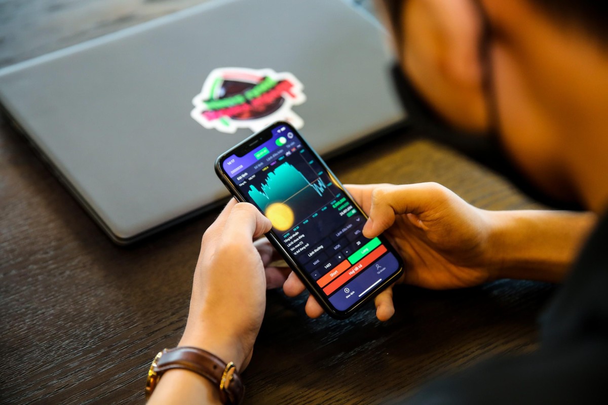 Huyền thoại Phái sinh là thao trường mới lạ, nơi mọi nhà đầu tư đều có thể thử sức. Huyền thoại Phái sinh là thao trường mới lạ, nơi mọi nhà đầu tư đều có thể thử sức.