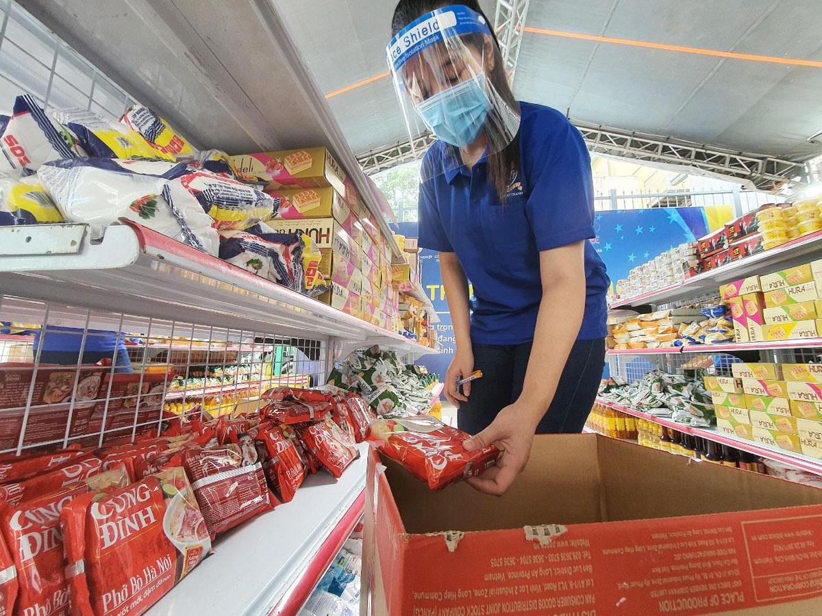 Sắp tới PNJ lên kế hoạch mở thêm siêu thị ở những địa điểm ảnh hưởng nặng bởi dịch bệnh. Sắp tới PNJ lên kế hoạch mở thêm siêu thị ở những địa điểm ảnh hưởng nặng bởi dịch bệnh.