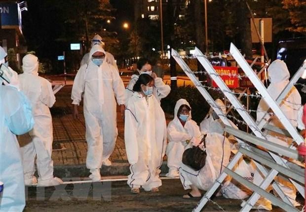 Các trường hợp chờ tiếp nhận điều trị tại Bệnh viện dã chiến thu dung, điều trị COVID-19 số 3 trong đêm 11/7. (Ảnh: Xuân Khu/TTXVN). Các trường hợp chờ tiếp nhận điều trị tại Bệnh viện dã chiến thu dung, điều trị COVID-19 số 3 trong đêm 11/7. (Ảnh: Xuân Khu/TTXVN).