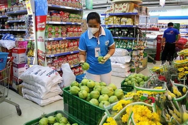 Hội viên Hội Liên hiệp phụ nữ quận 3 đi chợ giúp dân. (Ảnh: Thanh Vũ/TTXVN). Hội viên Hội Liên hiệp phụ nữ quận 3 đi chợ giúp dân. (Ảnh: Thanh Vũ/TTXVN).